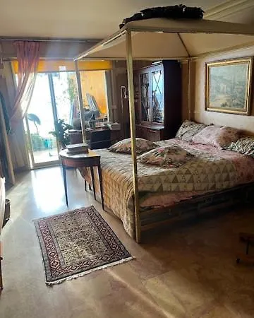 Affittacamere Rocamare, La Vie Est Belle! 3*